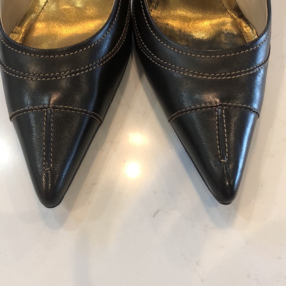 Navy and brown Coach pointy toe heel both pair women's size 81/2 but run 9 - Picture 15 of 16